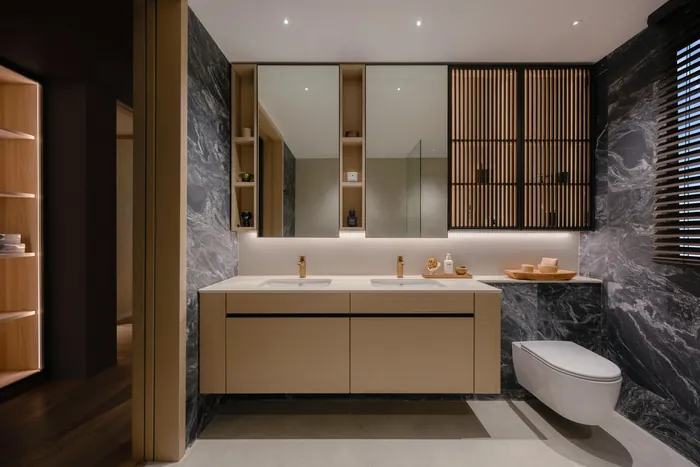 Type E1 (L) master bathroom with granite feature wall, Luxury Tier 2